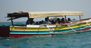 The residents’ motor boat ride going to Hundred Islands