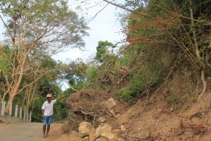 Dirdirig, Burgos, Ilocos Sur Brgy. Capt. points the danger that lies ahead if no immediate action will be done. Brgy. Dirdirig residents agree to propose the construction of a 100-meter slope protection right at this site. 