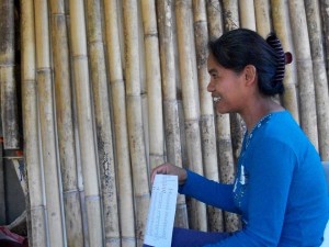 Fe shows the list of goods and income of the MAKAPALA  Women’s  Organization which she organized.