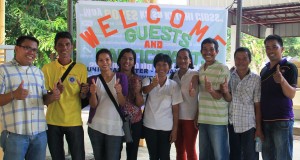 Brgy. Sapa Pequeña community volunteers, headed by their Brgy. Captain (in yellow), and Kalahi-CIDSS facilitators give their thumbs-up to Kalahi-CIDSS sub-project prioritization process